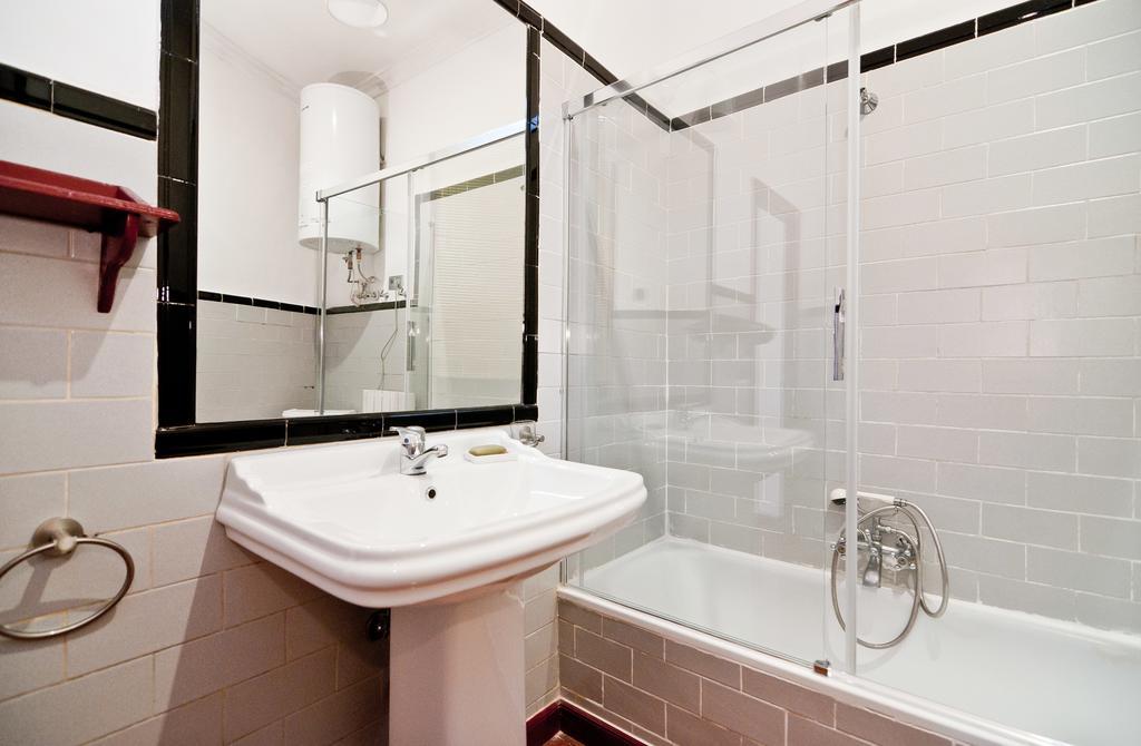 Apartamentos Madrid Retiro Kamer foto